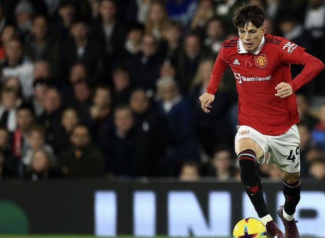 扑克-富勒姆主场战平纽卡斯尔，难分高下难定胜负